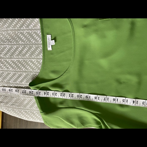 NWOT Light green short sleeve blouse - Picture 4 of 6